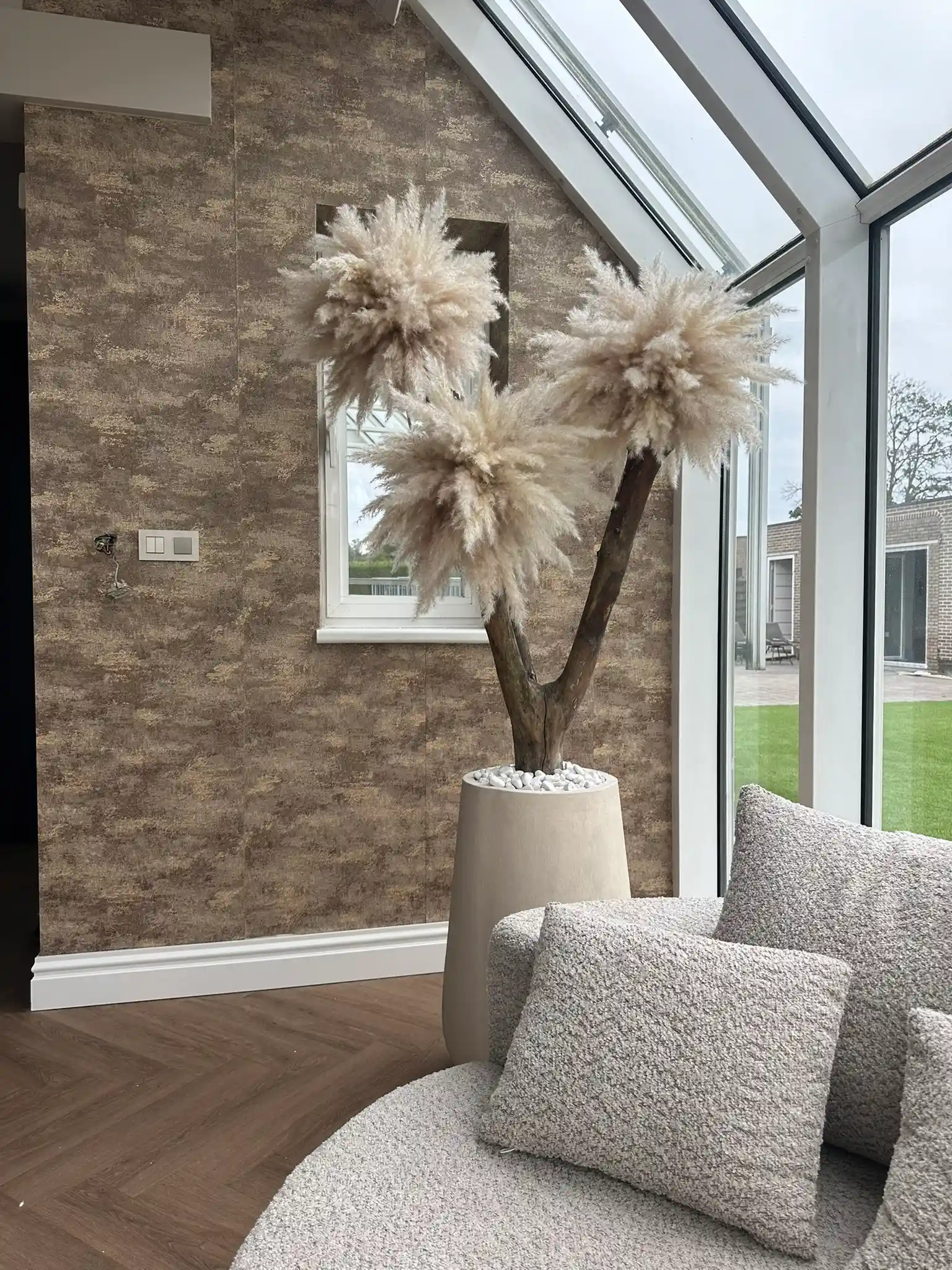 Pampas kerstboom in kerstsetting