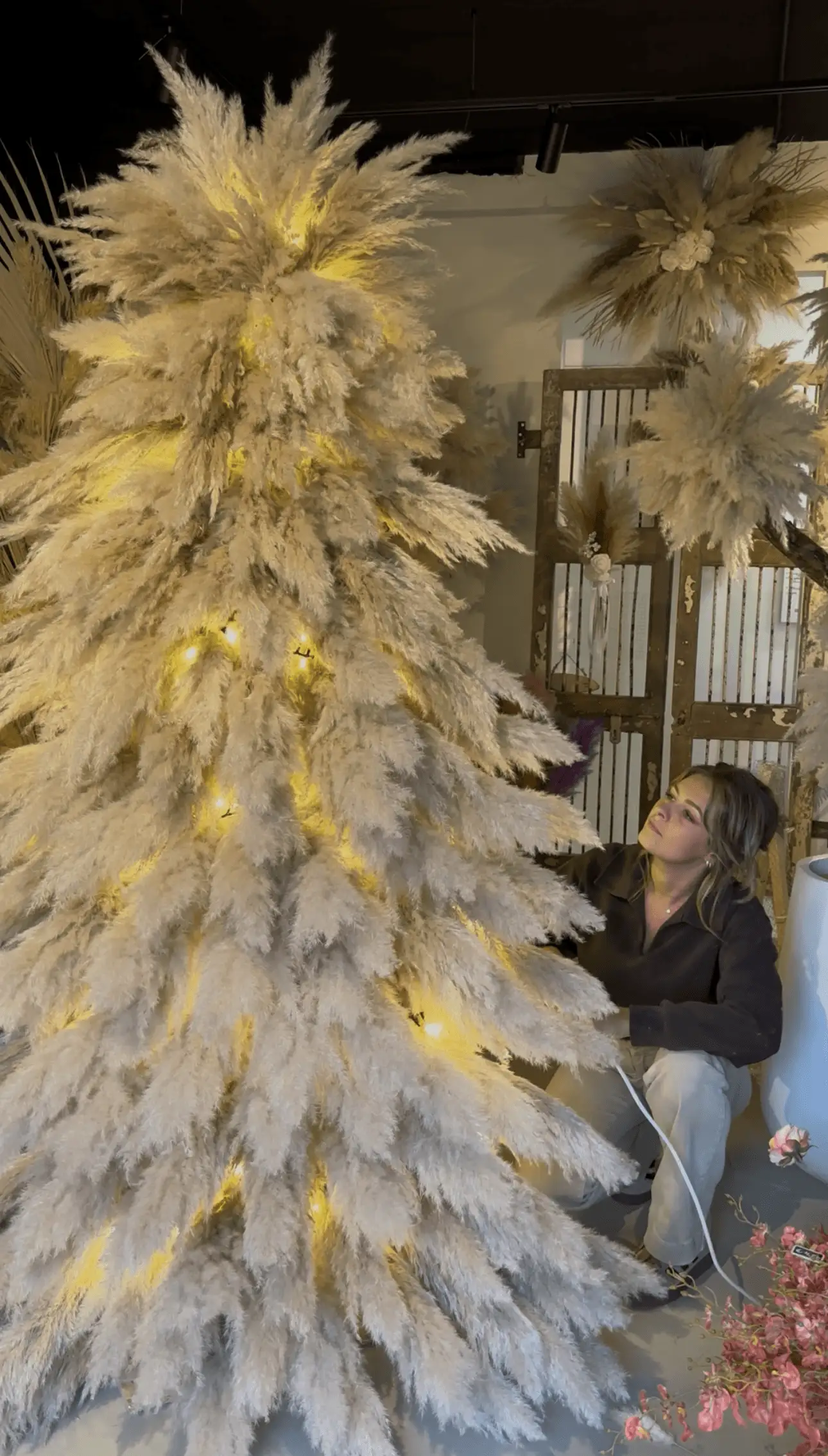 Pampas kerstboom in kerstsetting